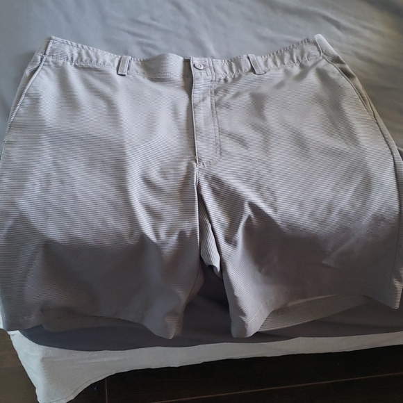 Golf Shorts - Picture 1 of 3